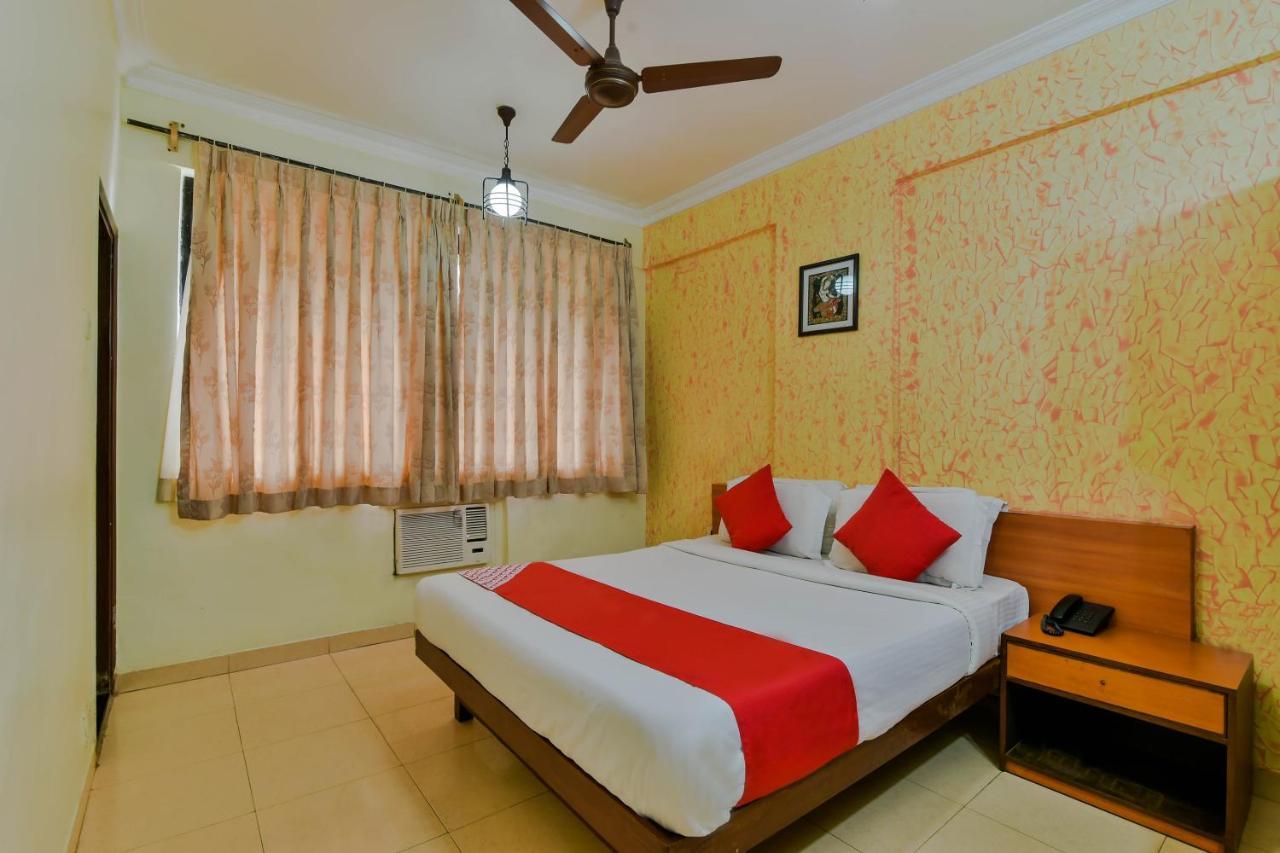 Hotel Manoshanti Panadzsi Kültér fotó