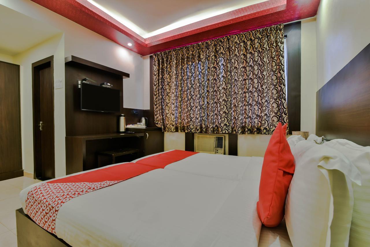 Hotel Manoshanti Panadzsi Kültér fotó