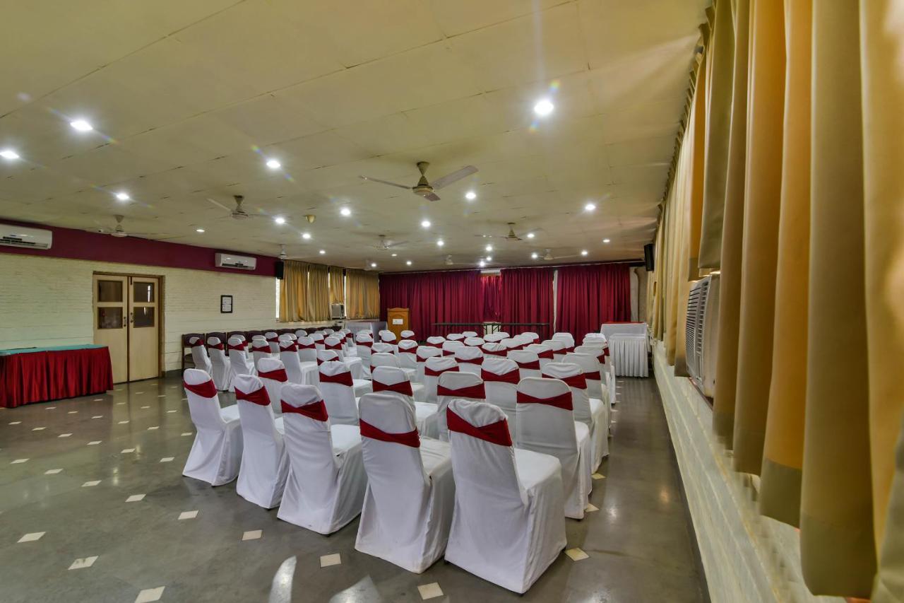 Hotel Manoshanti Panadzsi Kültér fotó