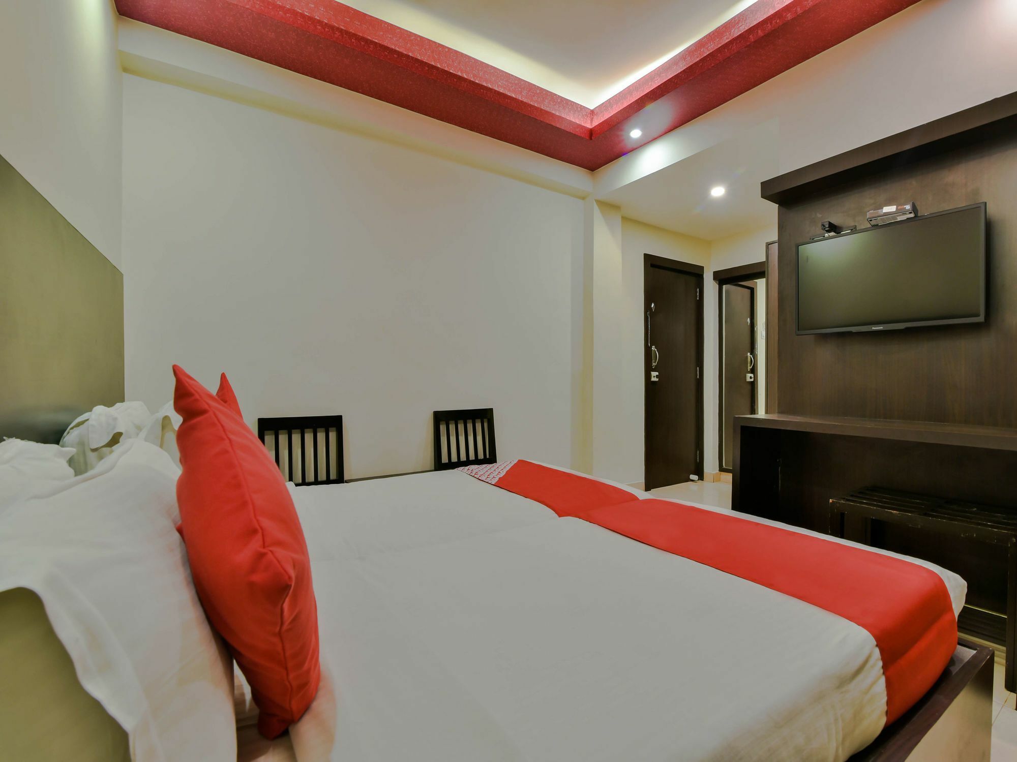 Hotel Manoshanti Panadzsi Kültér fotó
